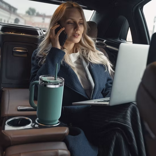 Bicchiere da caffè da viaggio personalizzato da 40 Oz H2.0 isolato a doppia parete in acciaio inossidabile all'ingrosso all'ingrosso Bicchiere da tazza da 40 once con manico